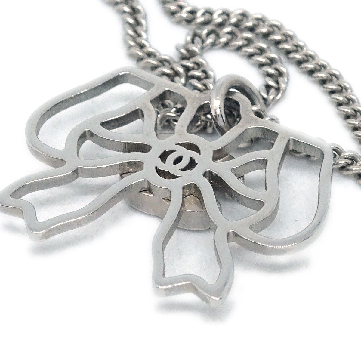 Chanel Chanel CC Bow Necklace Crystal Embellished Metal Size ONE SIZE - 3 Thumbnail