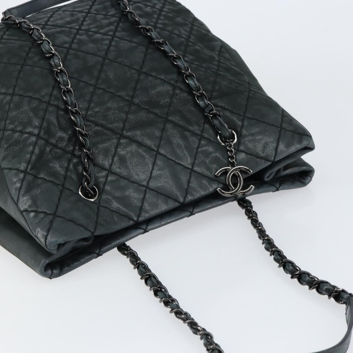 Chanel Chanel CC Charm Tote Quilted Iridescent Calfskin Size ONE SIZE - 16 Thumbnail