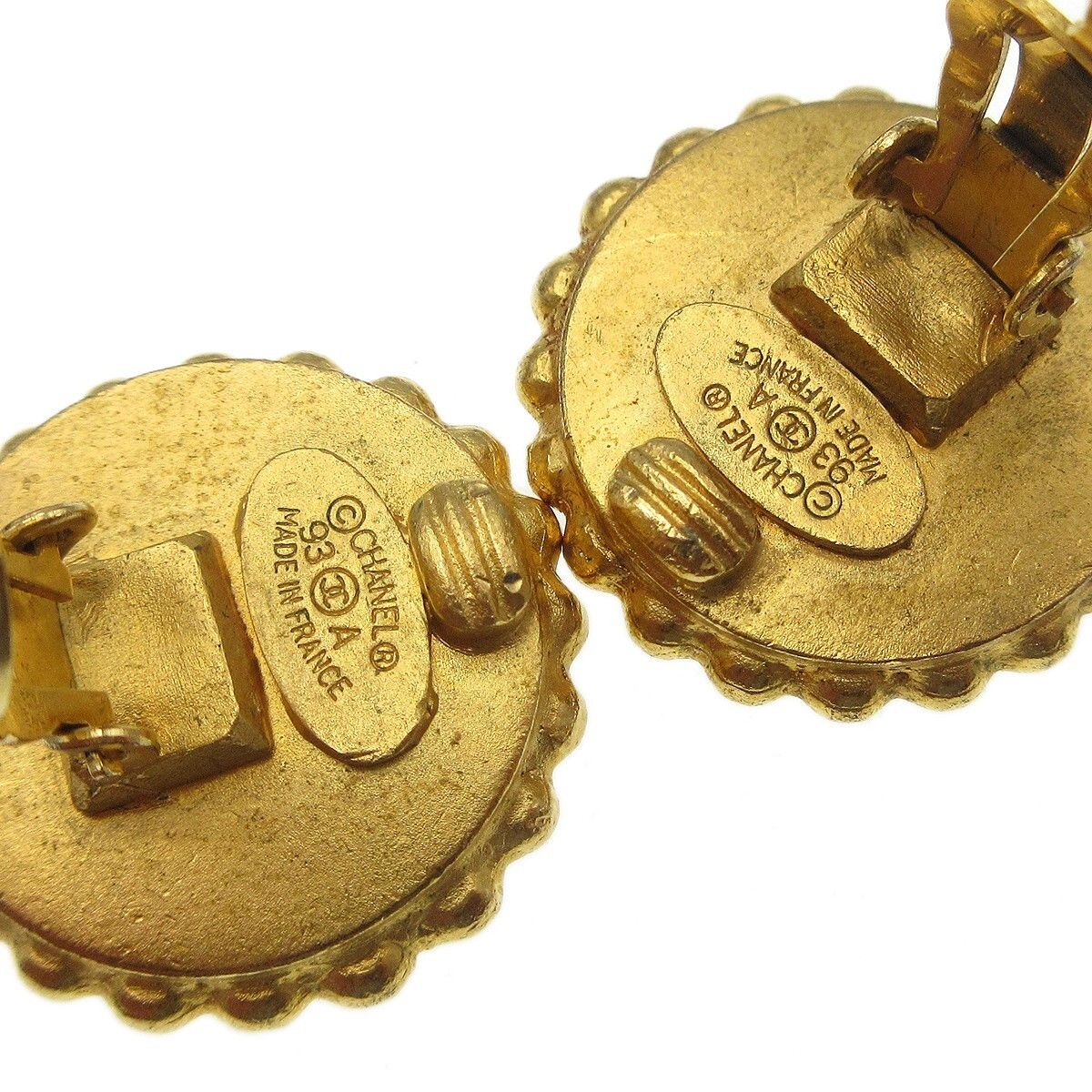 Chanel Chanel CC Round Stud Metal and Enamel Size ONE SIZE - 3 Thumbnail
