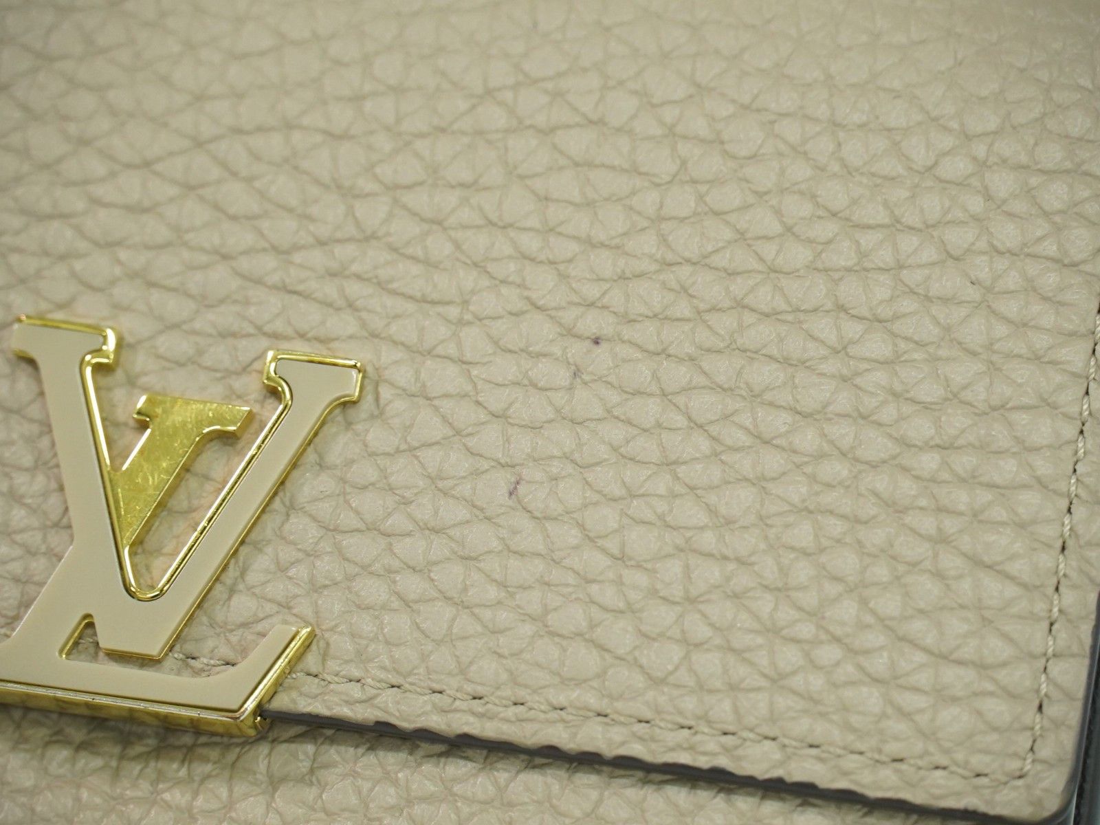 Louis Vuitton Louis Vuitton Capucines Compact wallet Leather Size ONE SIZE - 13 Thumbnail