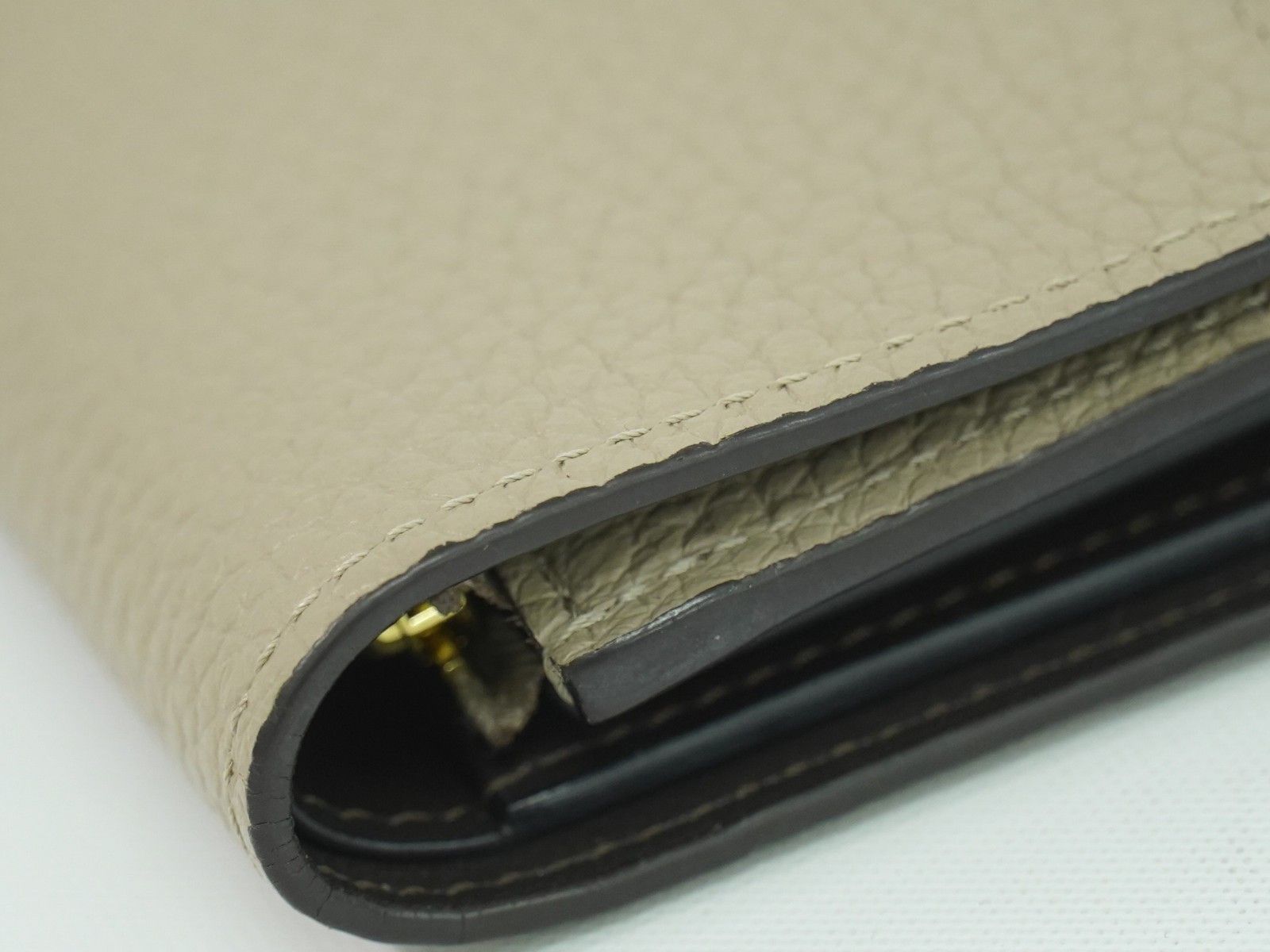 Louis Vuitton Louis Vuitton Capucines Compact wallet Leather Size ONE SIZE - 9 Thumbnail
