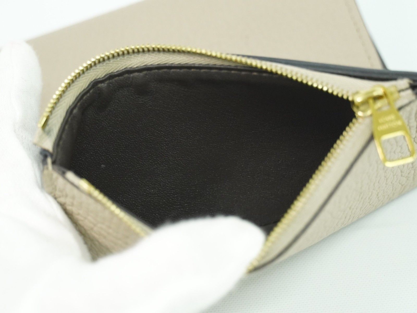 Louis Vuitton Louis Vuitton Capucines Compact wallet Leather Size ONE SIZE - 14 Thumbnail