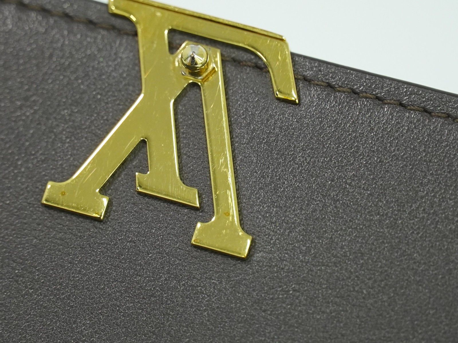 Louis Vuitton Louis Vuitton Capucines Compact wallet Leather Size ONE SIZE - 17 Thumbnail
