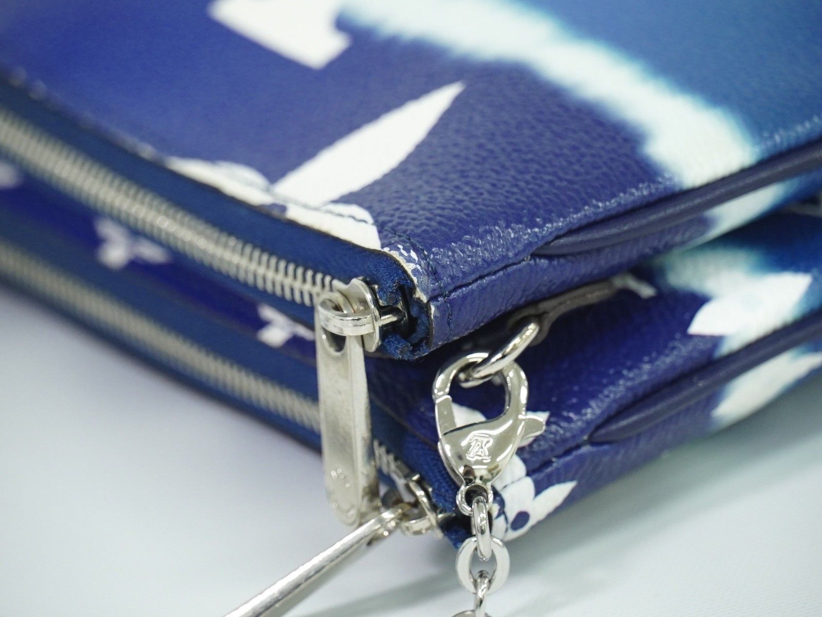 Louis Vuitton Louis Vuitton Double Zip Pochette Limited Edition Escale Monogram Giant Size ONE SIZE - 14 Thumbnail