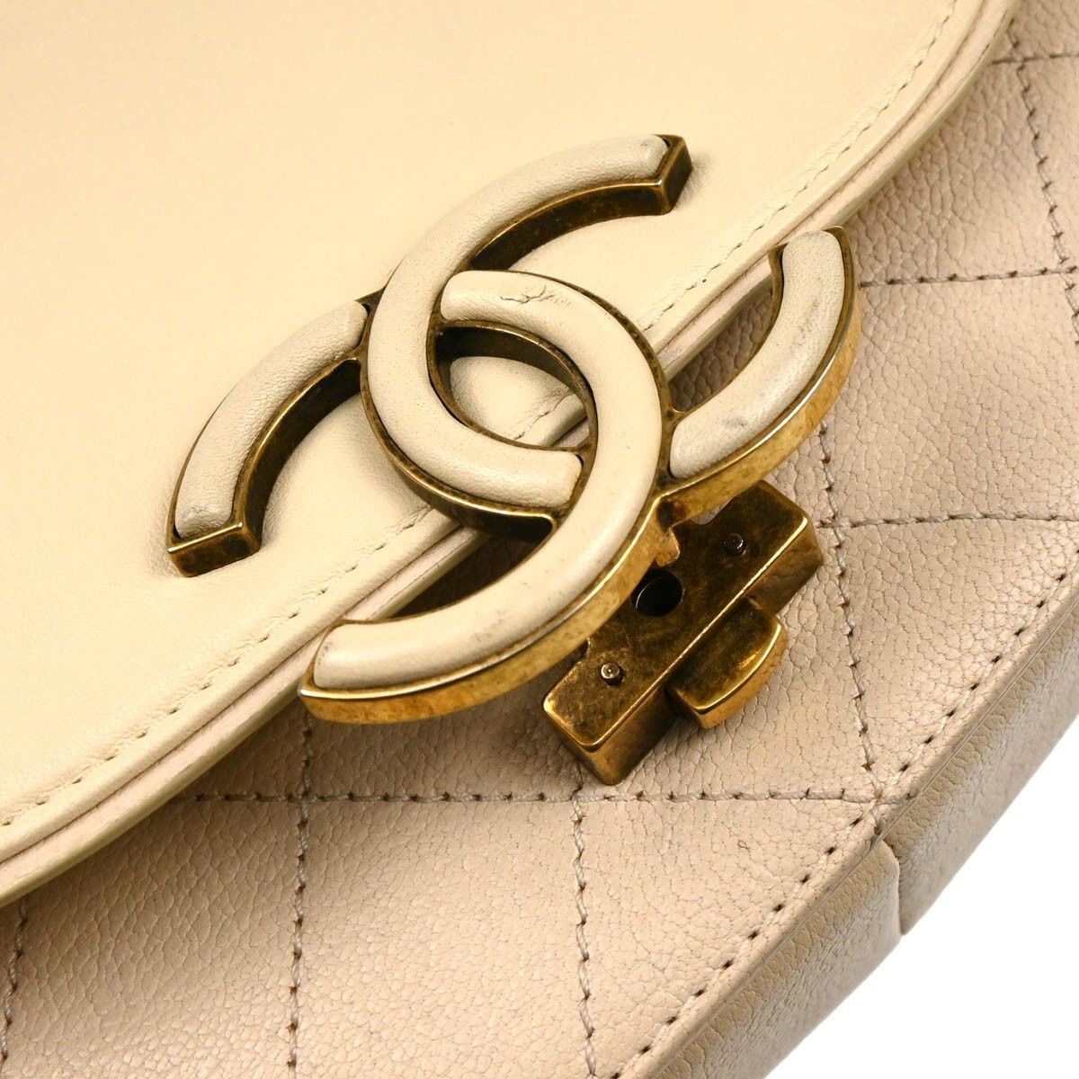 Chanel Chanel Coco Curve Flap Messenger Calfskin and Quilted Goatskin Size ONE SIZE - 8 Thumbnail