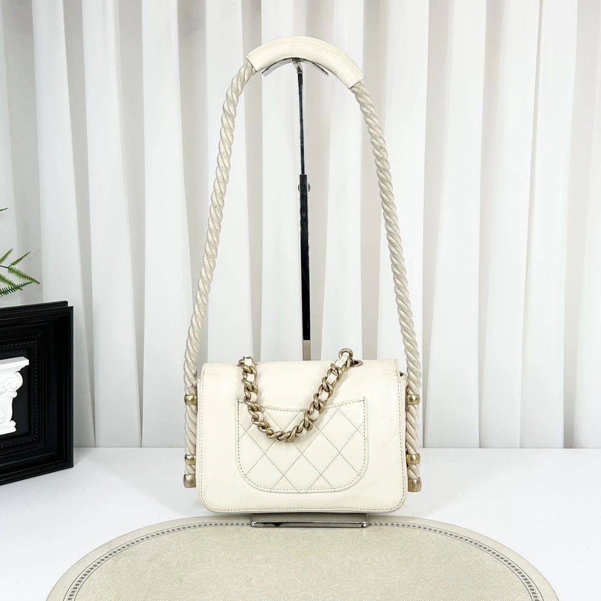 Chanel Pre-loved Bag Very good condition Size ONE SIZE - 2 Thumbnail