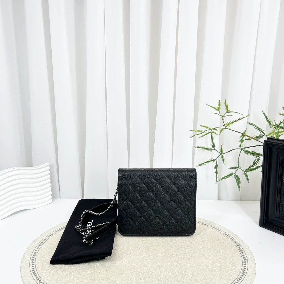 Chanel Pre-loved Bag Very good condition Size ONE SIZE - 2 Thumbnail