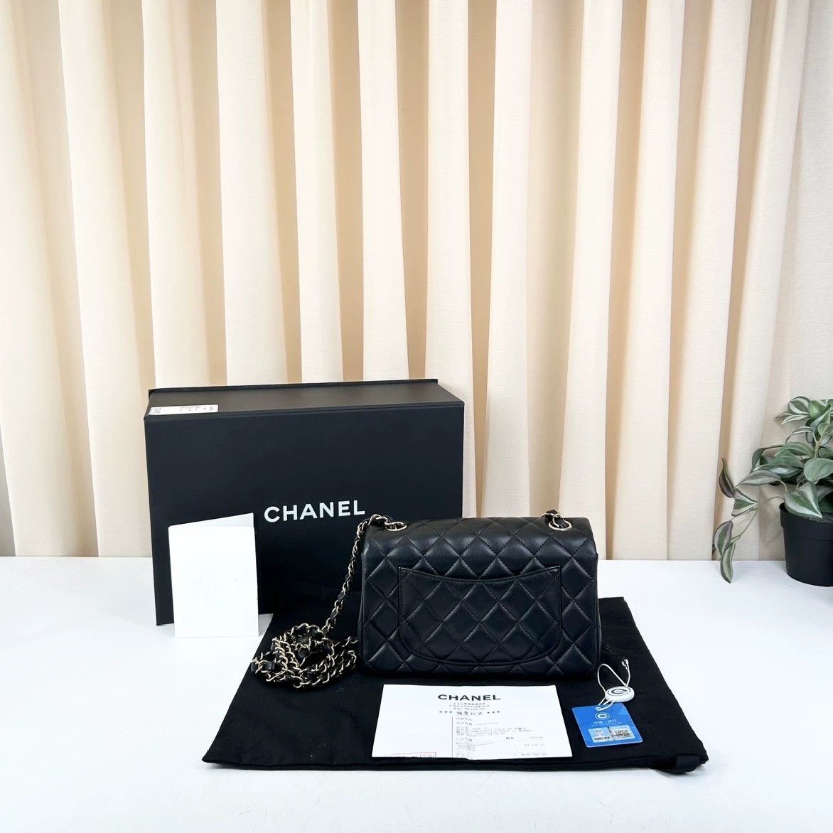 Chanel Pre-loved Bag Very good condition Size ONE SIZE - 2 Thumbnail