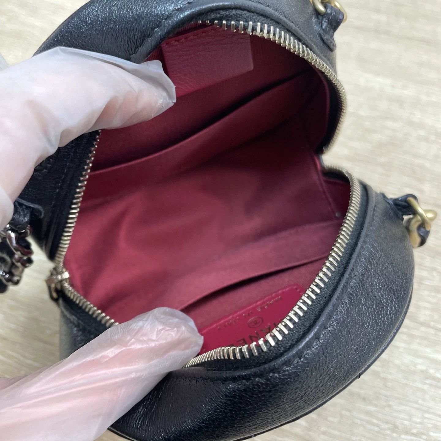 Chanel Pre-loved Bag Very good condition Size ONE SIZE - 4 Thumbnail
