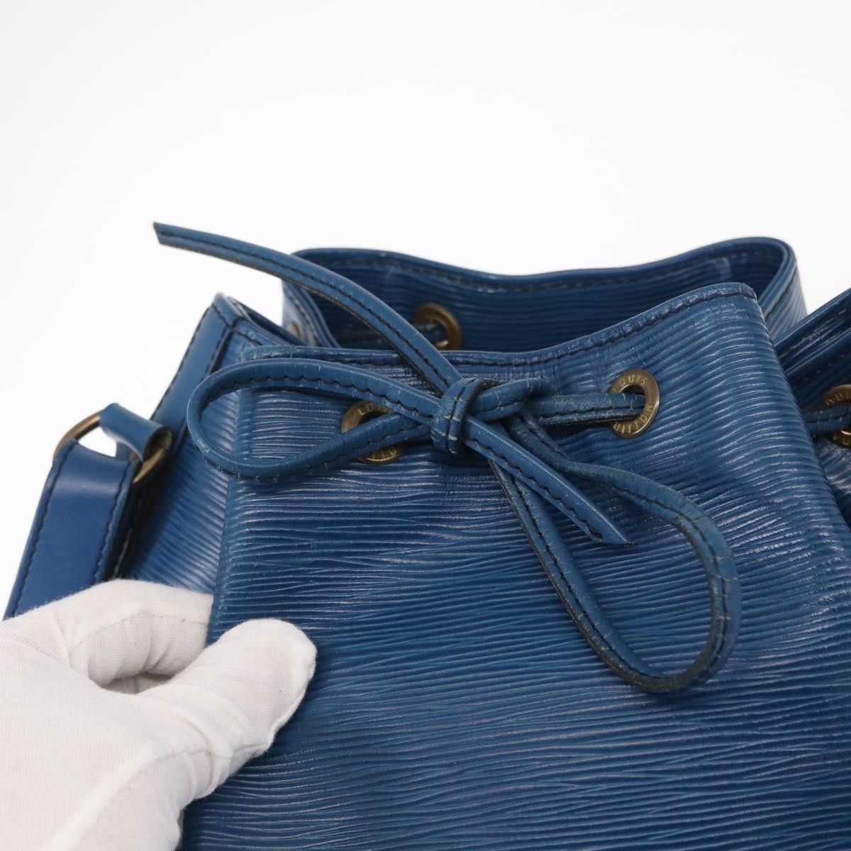 Louis Vuitton Louis Vuitton Petit Noe Handbag Epi Leather Size ONE SIZE - 20 Thumbnail
