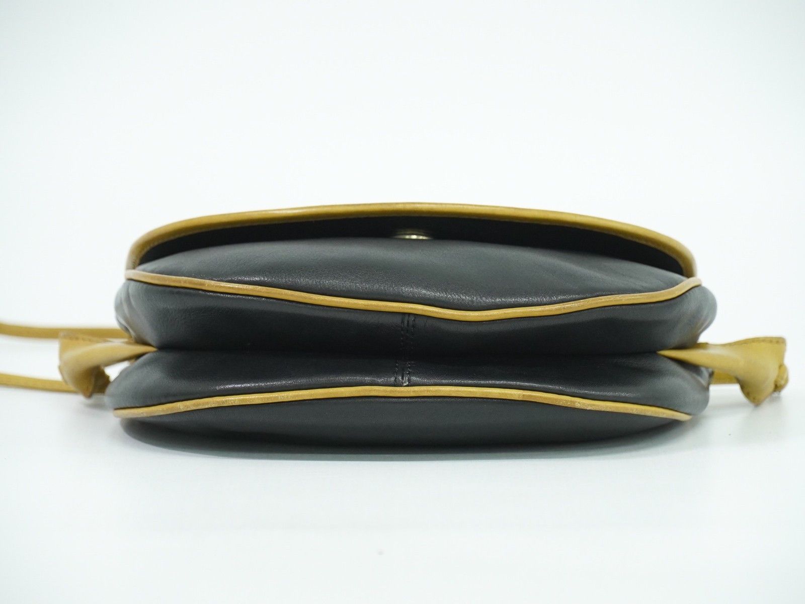 Celine Celine Vintage Shoulder Bag Leather Size ONE SIZE - 11 Thumbnail