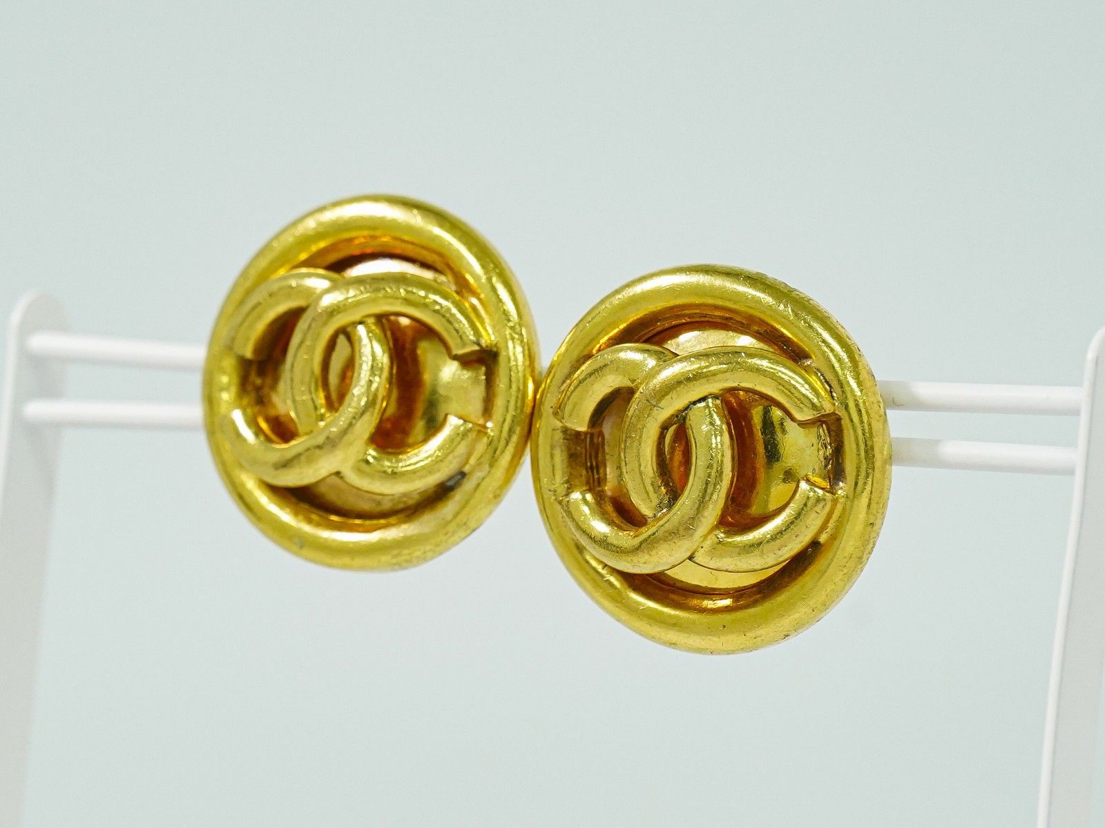Chanel Chanel Vintage Round CC Clip-On Earrings Metal Size ONE SIZE - 7 Thumbnail