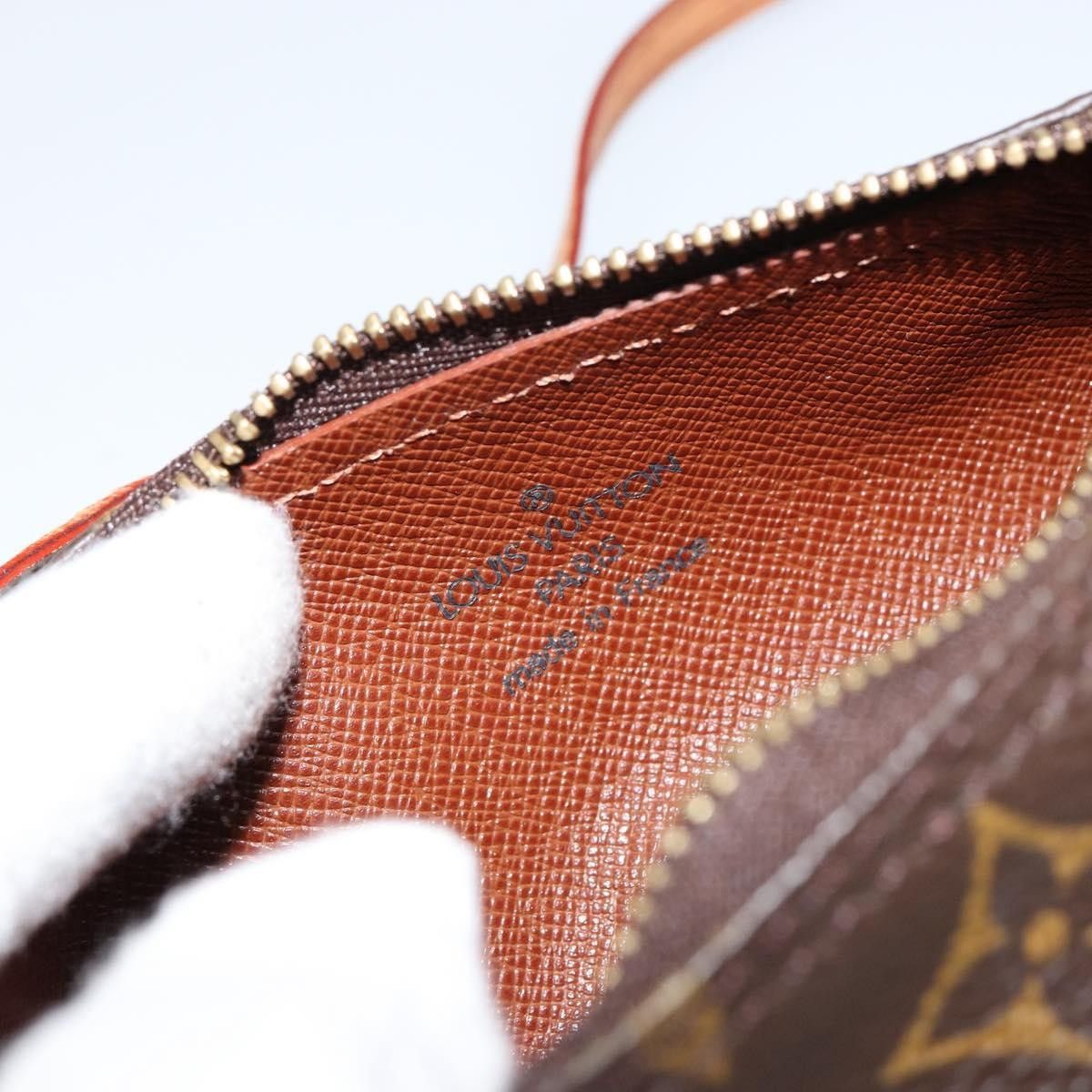 Louis Vuitton Louis Vuitton Papillon Pochette Monogram Canvas Size ONE SIZE - 6 Thumbnail