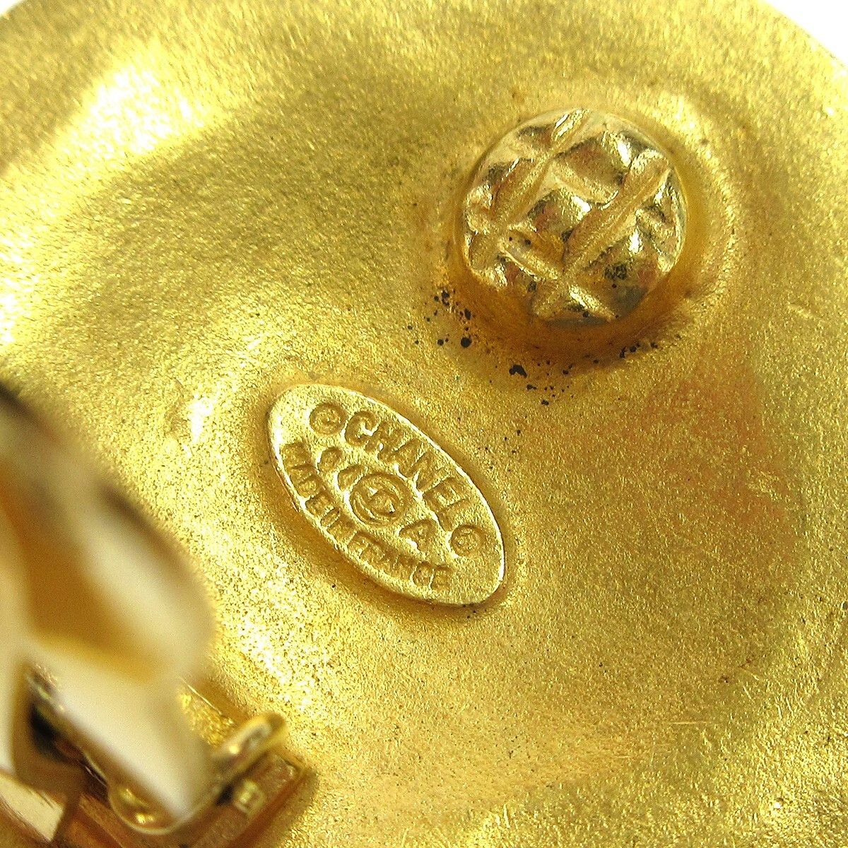 Chanel Chanel Vintage Round CC Clip-On Earrings Metal Size ONE SIZE - 4 Thumbnail
