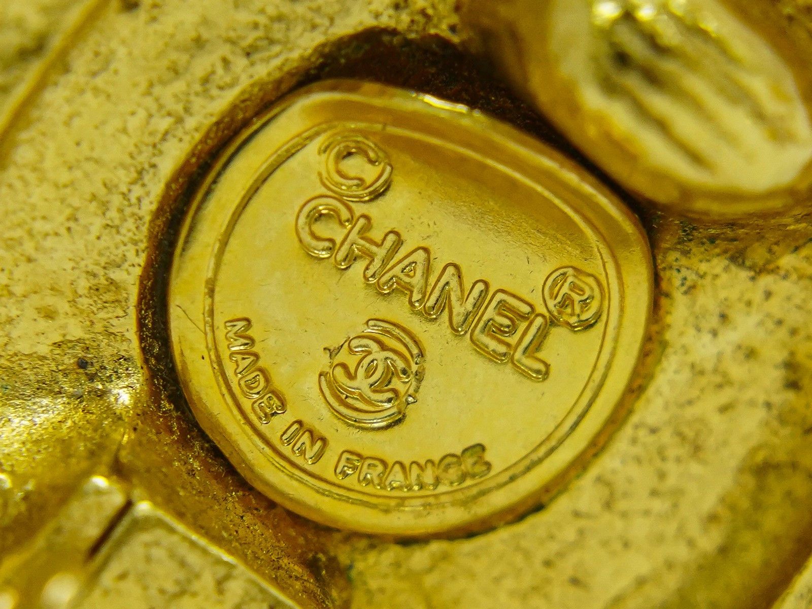 Chanel Chanel Vintage CC Round Clip-On Earrings Metal Size ONE SIZE - 9 Thumbnail
