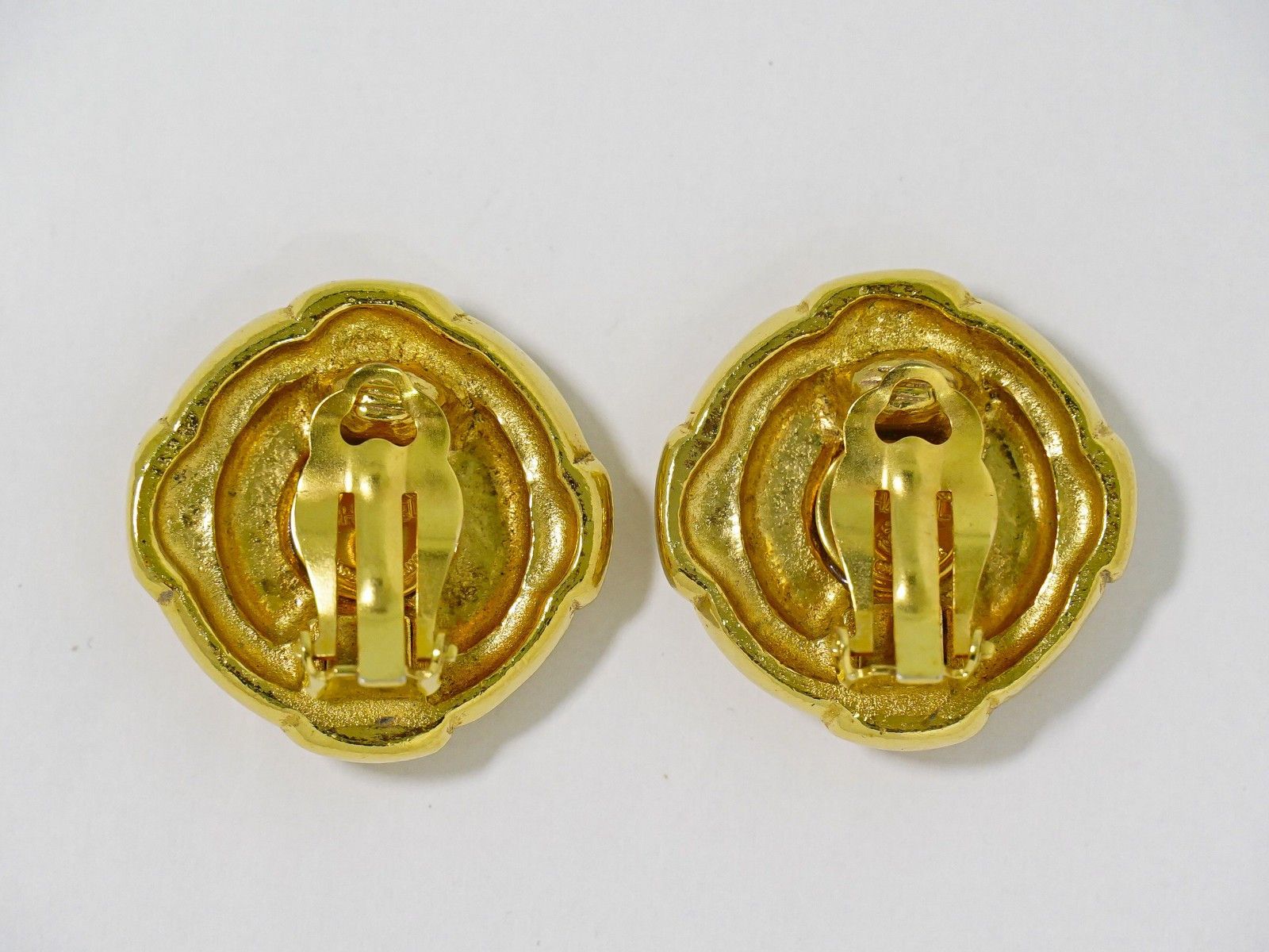 Chanel Chanel Vintage CC Round Clip-On Earrings Metal Size ONE SIZE - 2 Thumbnail