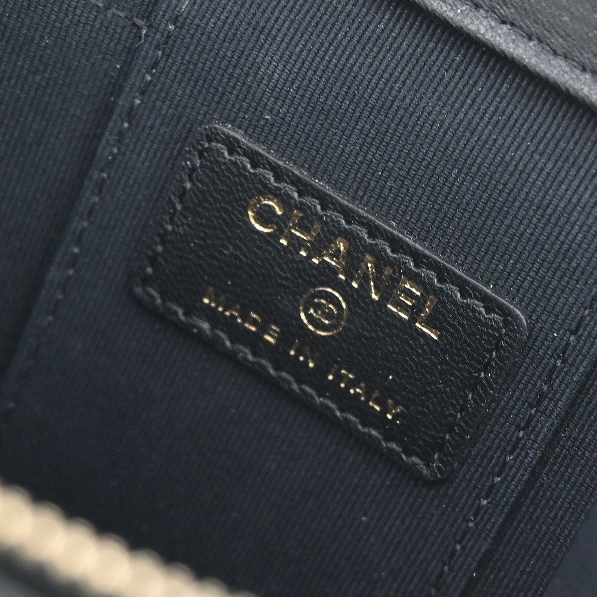 Chanel Chanel Vanity Case with Pearl Chain Quilted Lambskin Size ONE SIZE - 4 Thumbnail