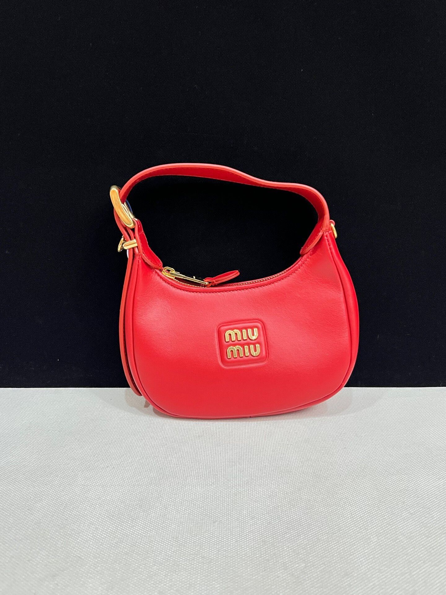 Miu Miu Pre-loved Bag Very good condition Size ONE SIZE - 2 Thumbnail