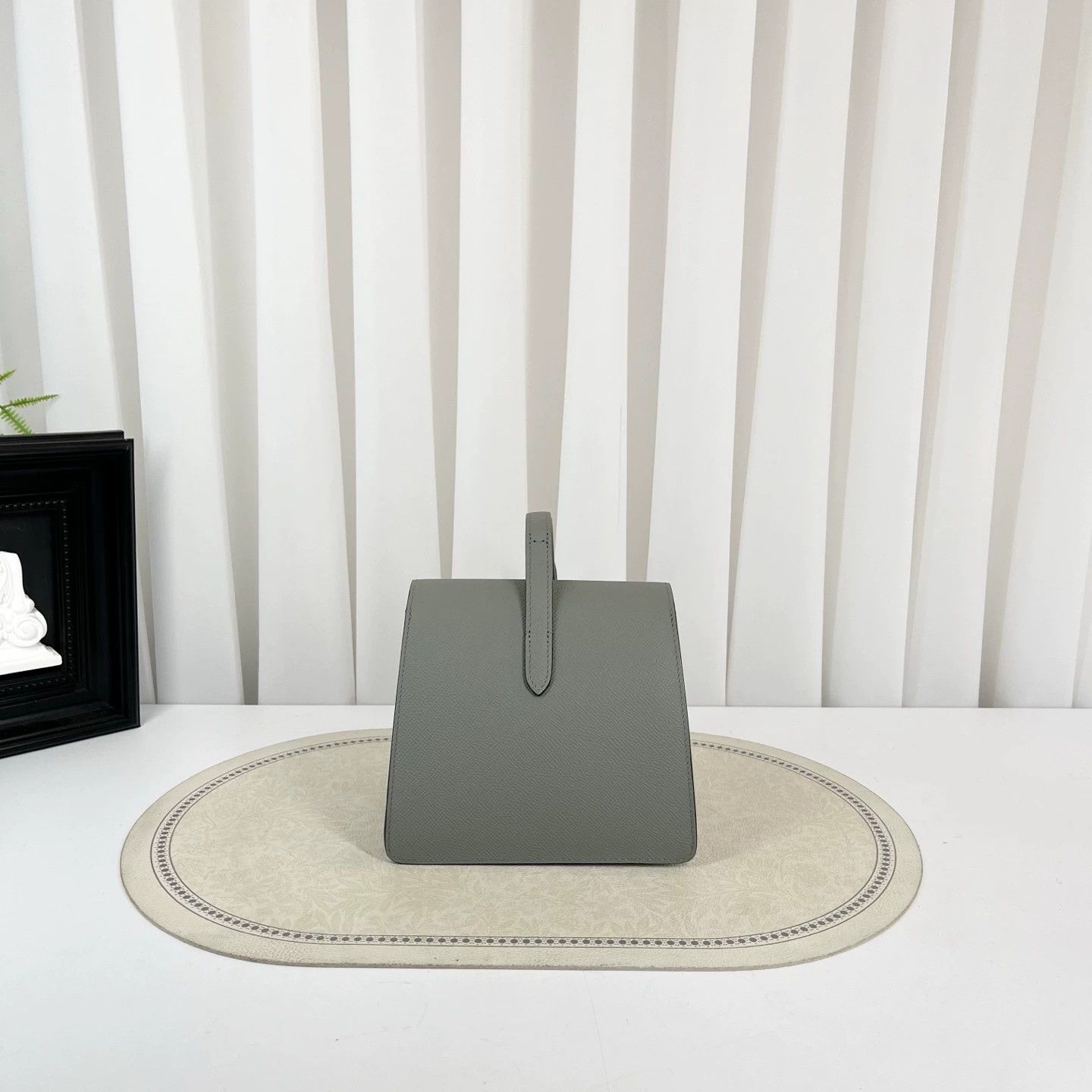 Moynat Pre-loved Bag Very good condition Size ONE SIZE - 2 Thumbnail