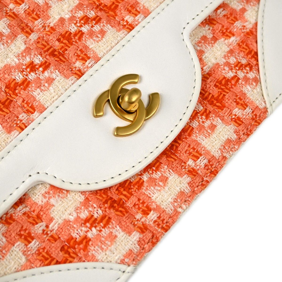 Chanel Chanel Vintage Chocolate Bar CC Flap Bag Quilted Tweed Size ONE SIZE - 7 Thumbnail