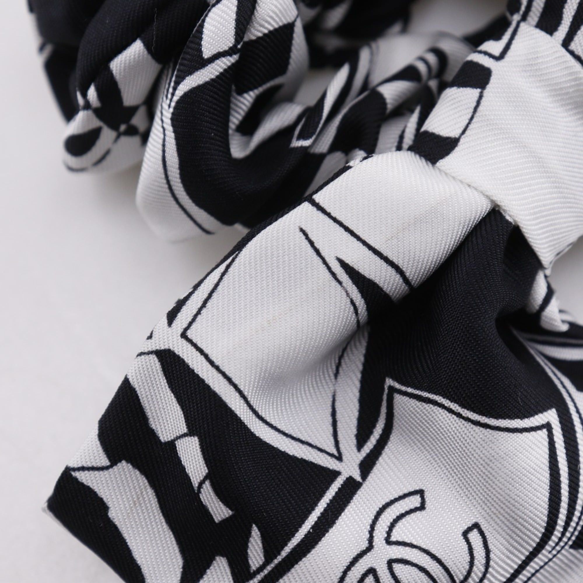 Chanel CHANEL Ribbon Scrunchie with Coco Mark Silk Black/White for Women Size ONE SIZE - 3 Thumbnail