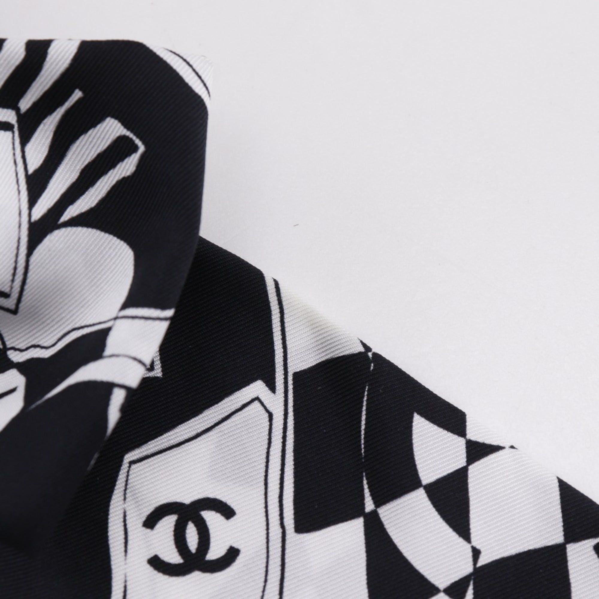 Chanel CHANEL Ribbon Scrunchie with Coco Mark Silk Black/White for Women Size ONE SIZE - 5 Thumbnail