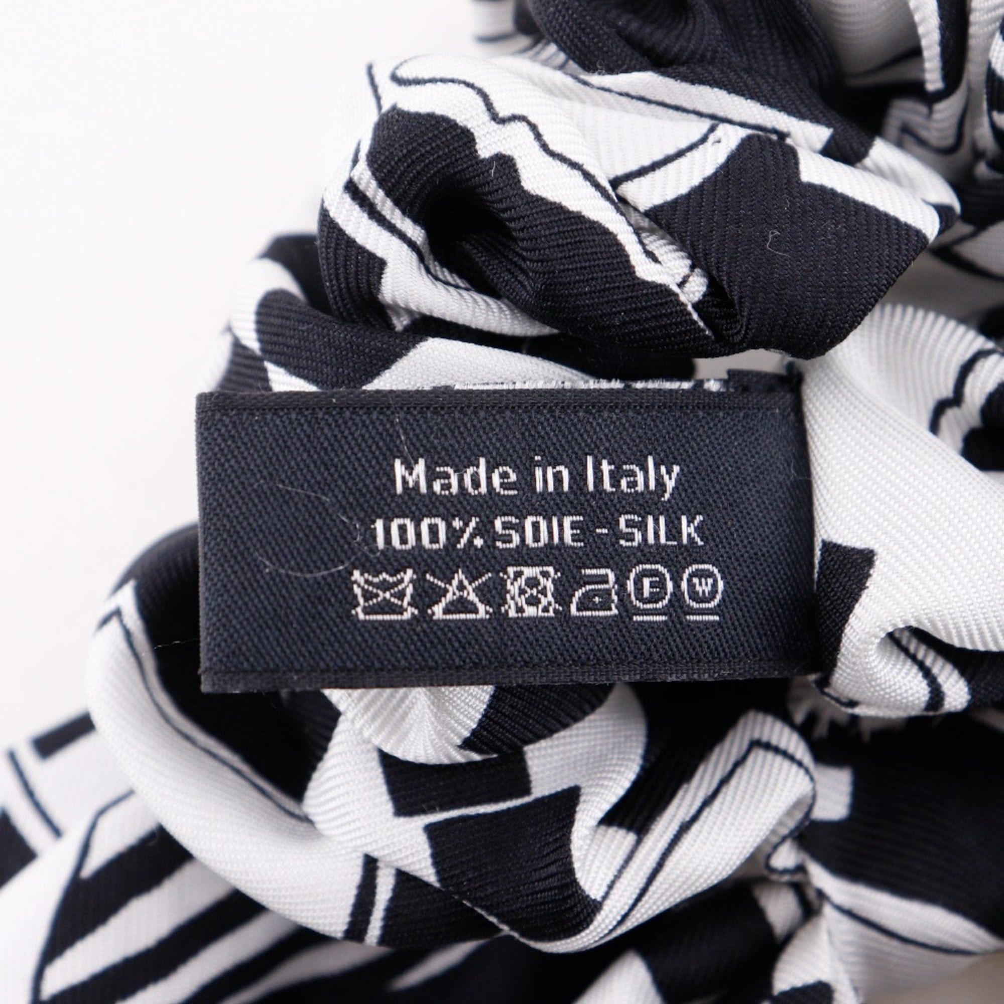 Chanel CHANEL Ribbon Scrunchie with Coco Mark Silk Black/White for Women Size ONE SIZE - 6 Thumbnail