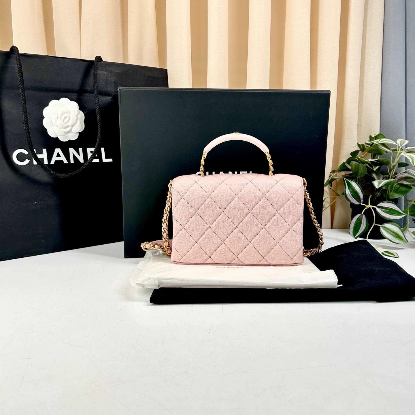 Chanel Pre-loved Bag Very good condition Size ONE SIZE - 2 Thumbnail