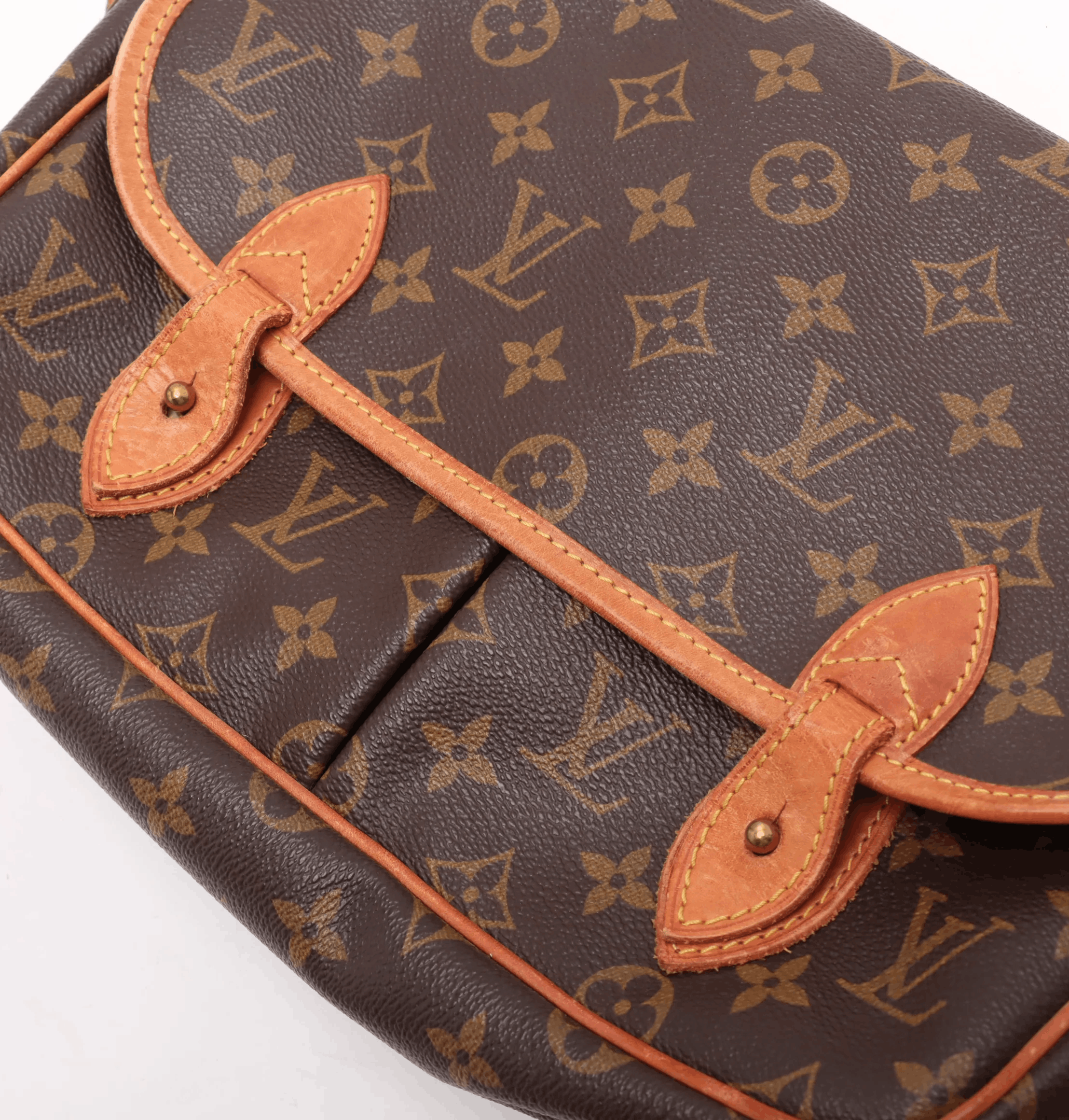 Louis Vuitton Louis Vuitton Sac Gibeciere Messenger Bag Monogram Canvas Size ONE SIZE - 9 Thumbnail