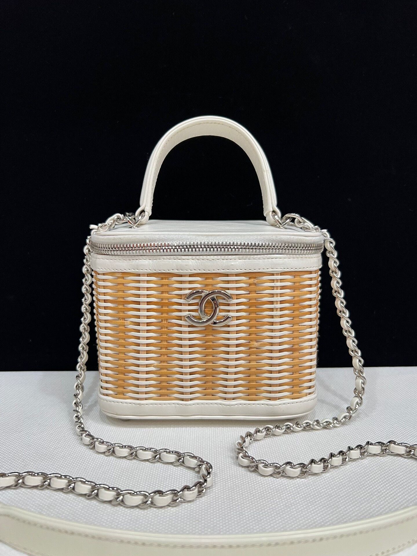 Chanel Pre-loved Bag Very good condition Size ONE SIZE - 2 Thumbnail