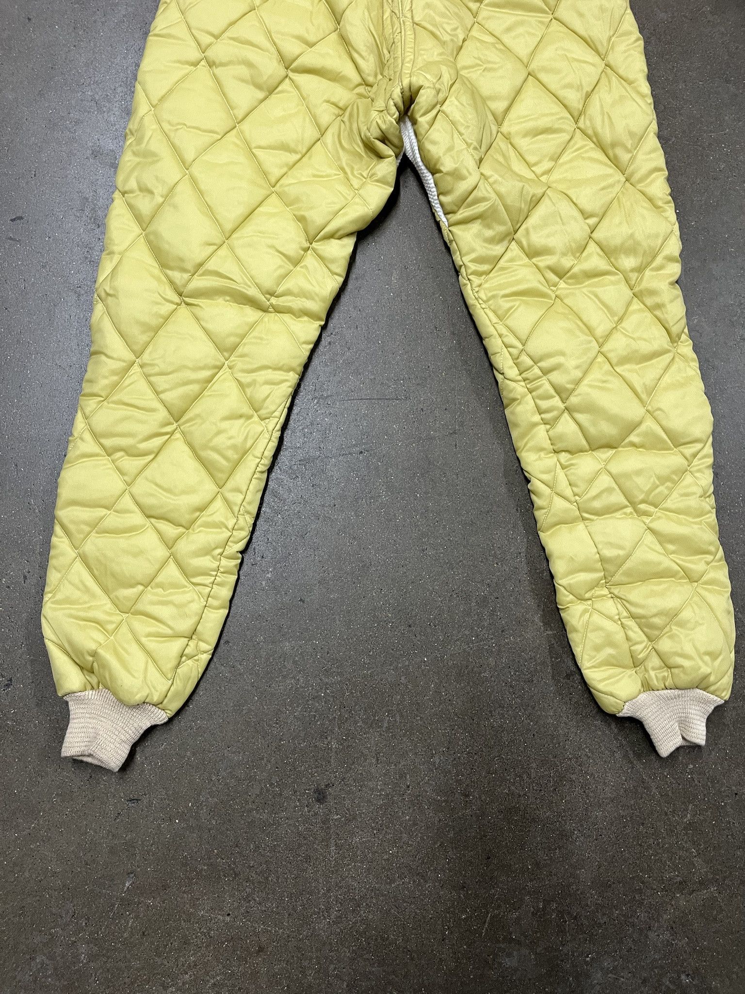 Vintage Vintage 1970s Elastic Waist Quilted Therma Pant Liners Size 30 Size US 30 / EU 46 - 7 Thumbnail