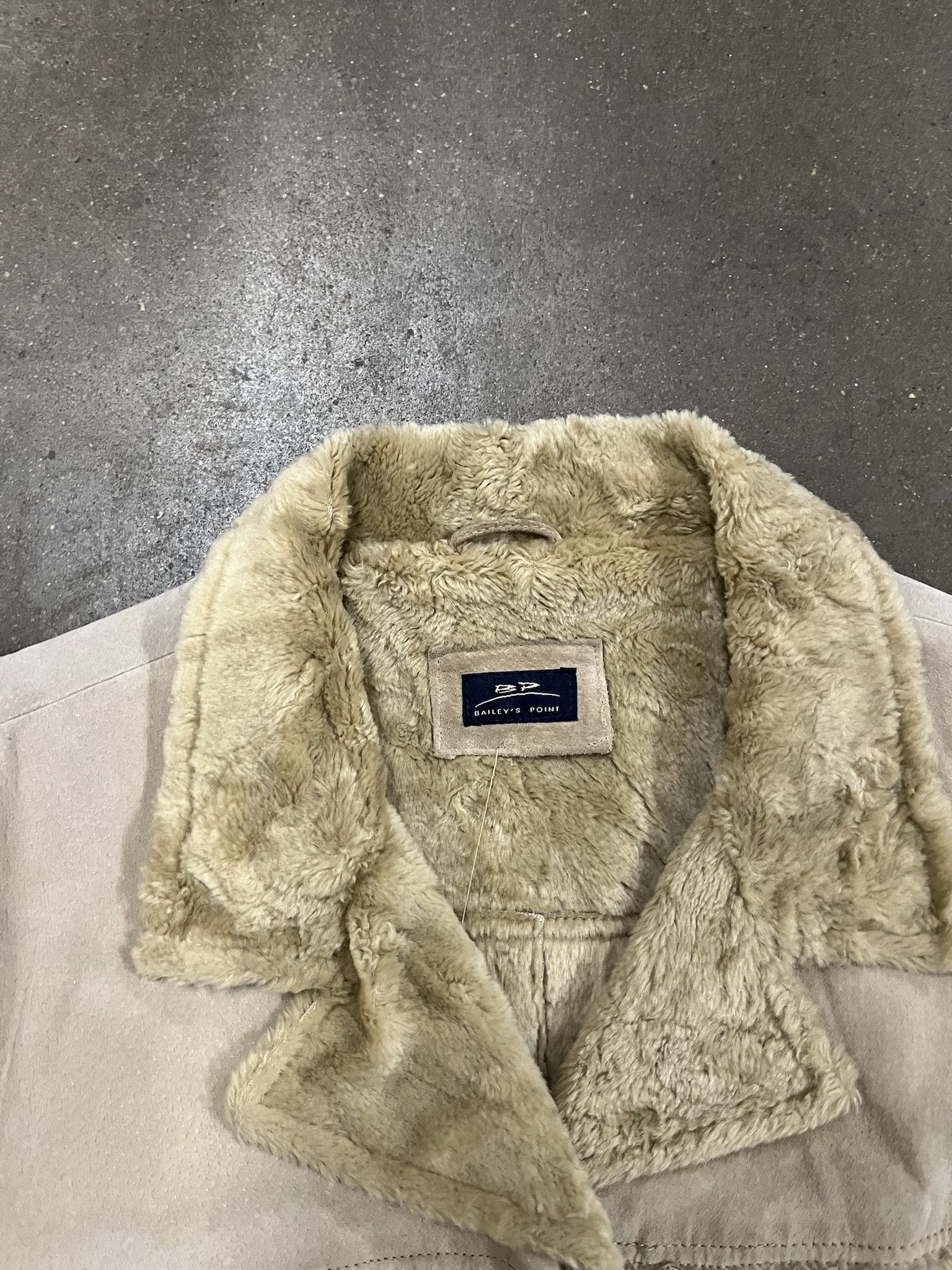 Leather × Vintage Vintage 2000s Fur Lined Suede Leather Jacket Size S Size US S / EU 44-46 / 1 - 2 Thumbnail