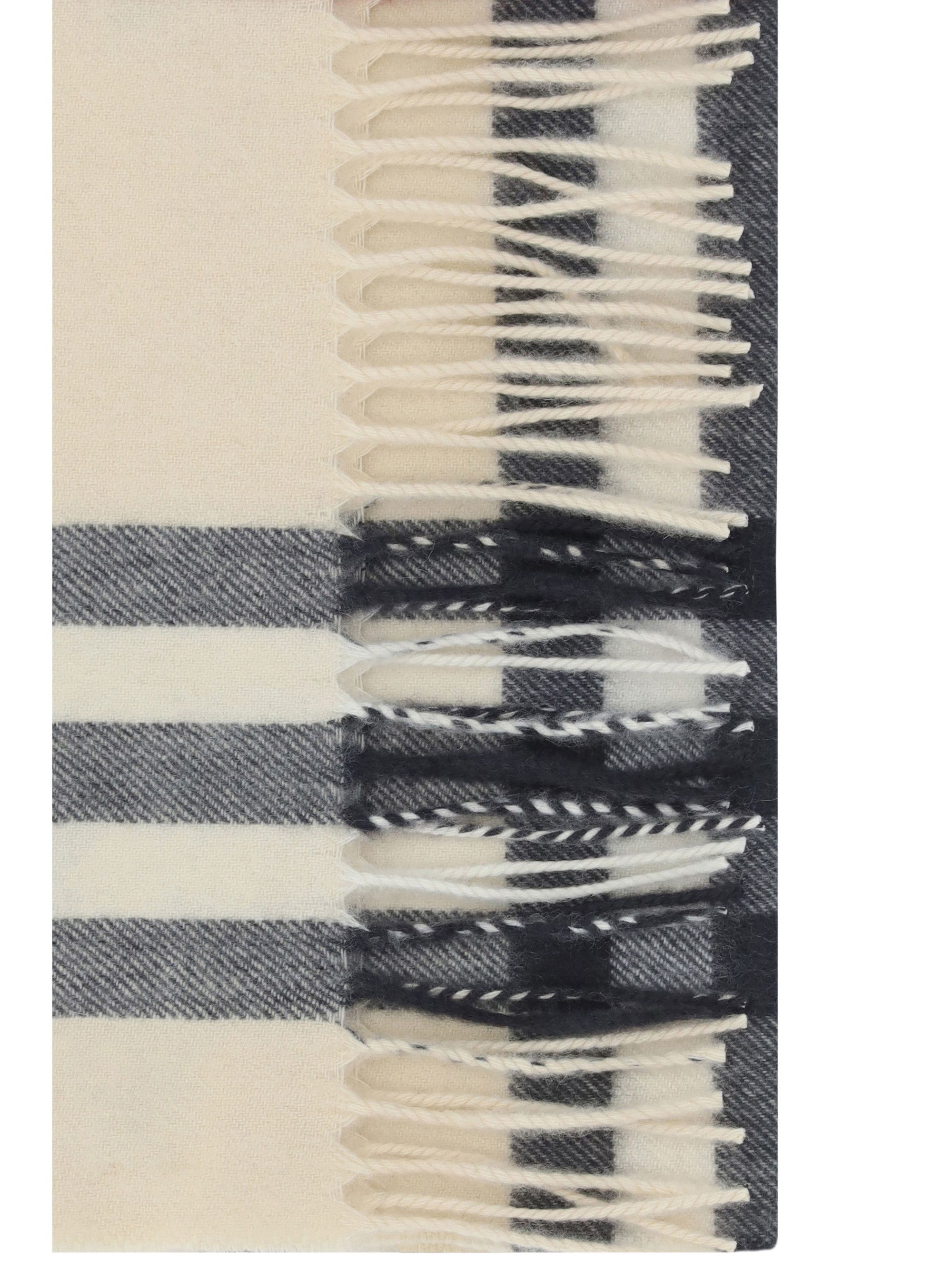 Burberry Cashmere Scarf Size ONE SIZE - 3 Thumbnail