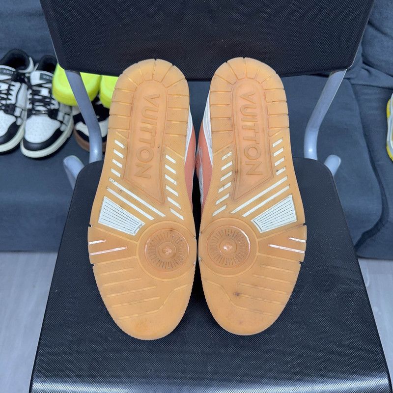 Louis Vuitton Louis Vuitton Trainer Low Top Sneakers in Peach 0079 Size US 8.5 / EU 41-42 - 4 Thumbnail