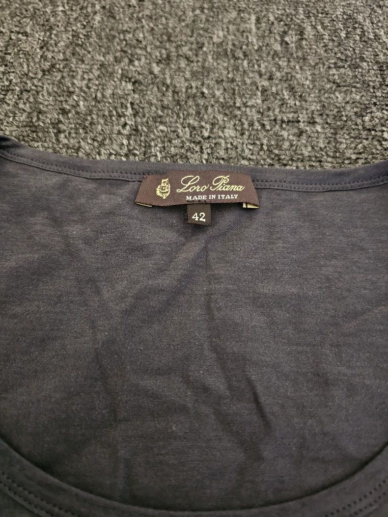 Loro Piana Loro Piana Women's Gray Short-Sleeve T-shirt-yf Size L / US 10 / IT 46 - 3 Thumbnail