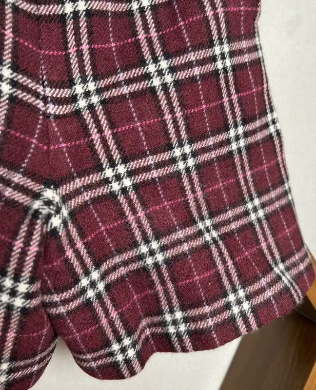 Burberry Burberry Color-block Women's Wool Shorts Size 28" / US 6 / IT 42 - 4 Thumbnail