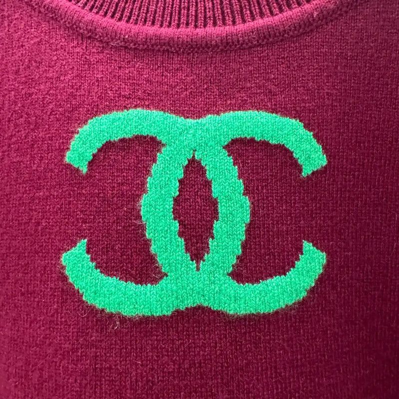 Chanel Chanel Green Logo Sweater in Burgundy 0089 Size M / US 6-8 / IT 42-44 - 4 Thumbnail
