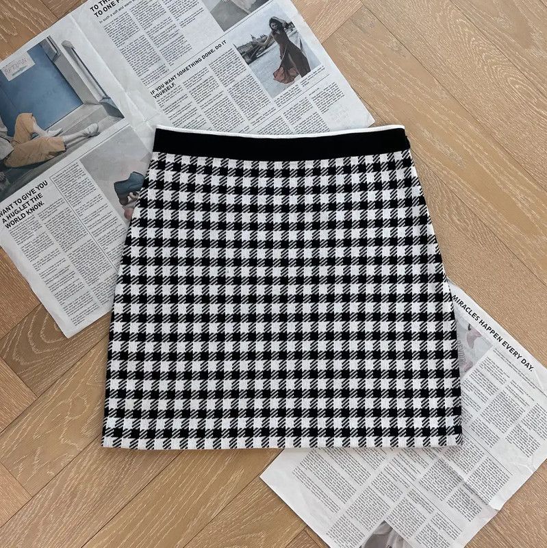 Miu Miu Miu Miu Black Checkered Pattern Mini Skirt 0089 Size 26" / US 2 / IT 38 - 2 Thumbnail