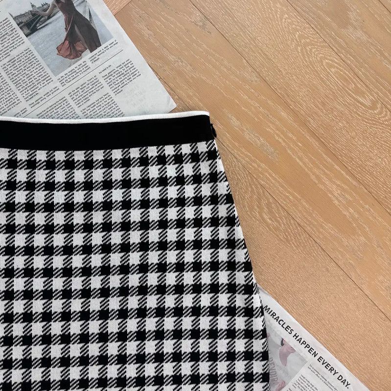 Miu Miu Miu Miu Black Checkered Pattern Mini Skirt 0089 Size 26" / US 2 / IT 38 - 5 Thumbnail