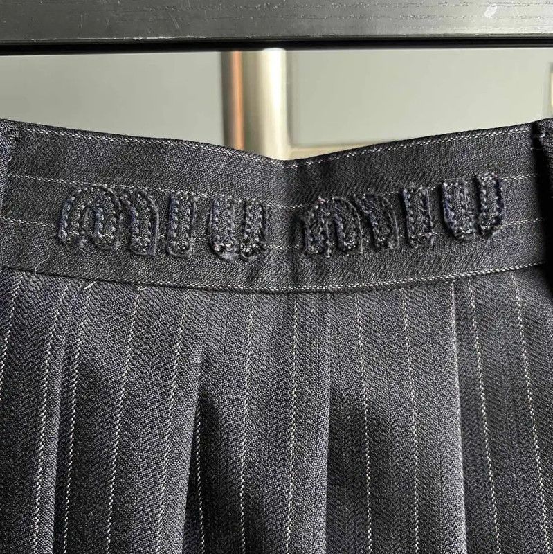 Miu Miu Miu Miu Dark Blue Pleated Skirt 0089 Size 28" / US 6 / IT 42 - 6 Thumbnail