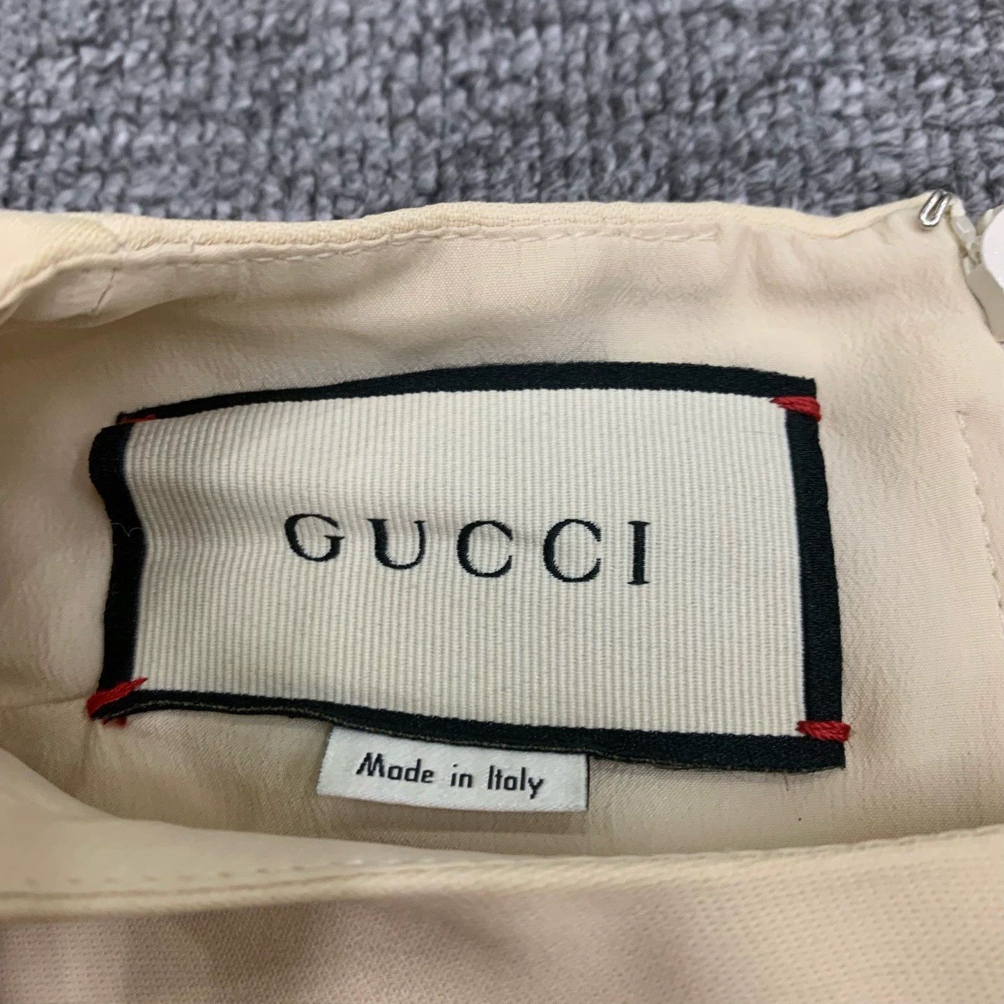 Gucci beige gucci dress with navy accents Size M / US 6-8 / IT 42-44 - 6 Thumbnail