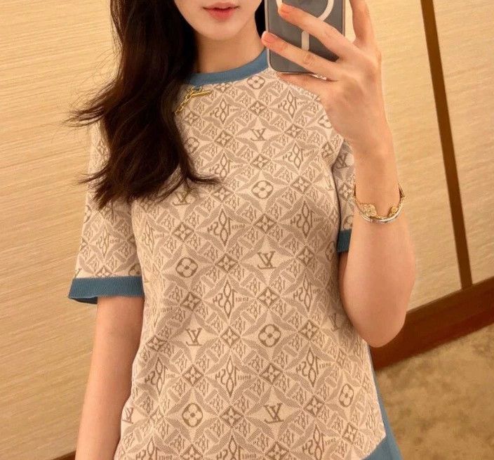 Louis Vuitton Louis Vuitton Short Sleeve Silk Top Size M / US 6-8 / IT 42-44 - 4 Thumbnail