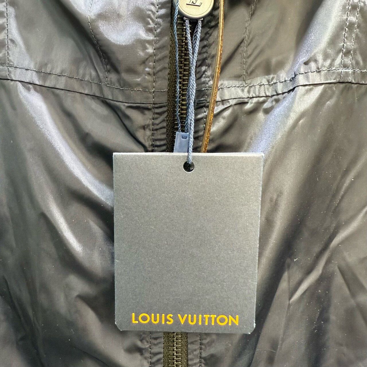 Louis Vuitton louis vuitton reversible logo jacket size 36 Size US S / EU 44-46 / 1 - 5 Thumbnail