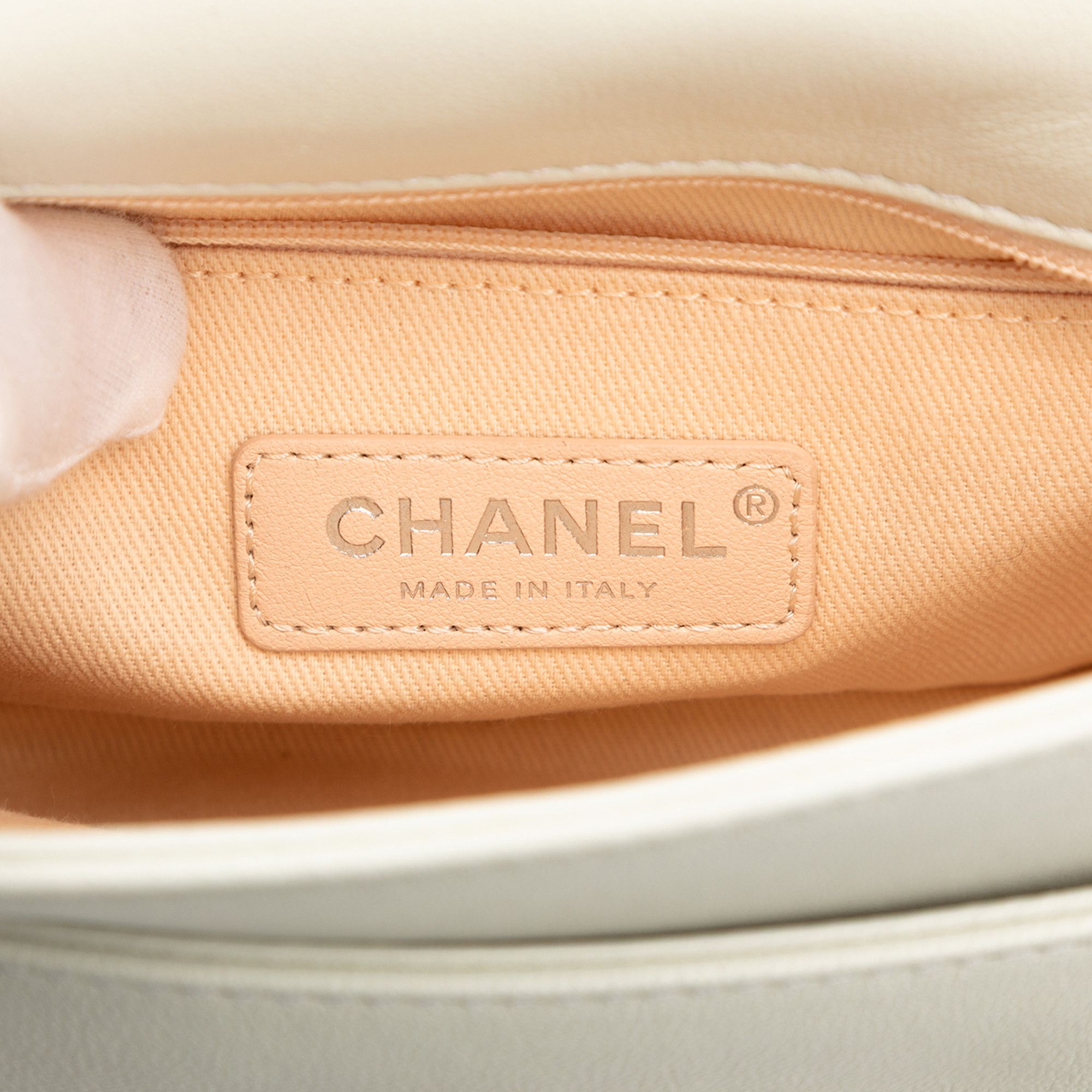 Chanel Chanel Small Quilted Lambskin Studded Bubble Flap Size ONE SIZE - 6 Thumbnail