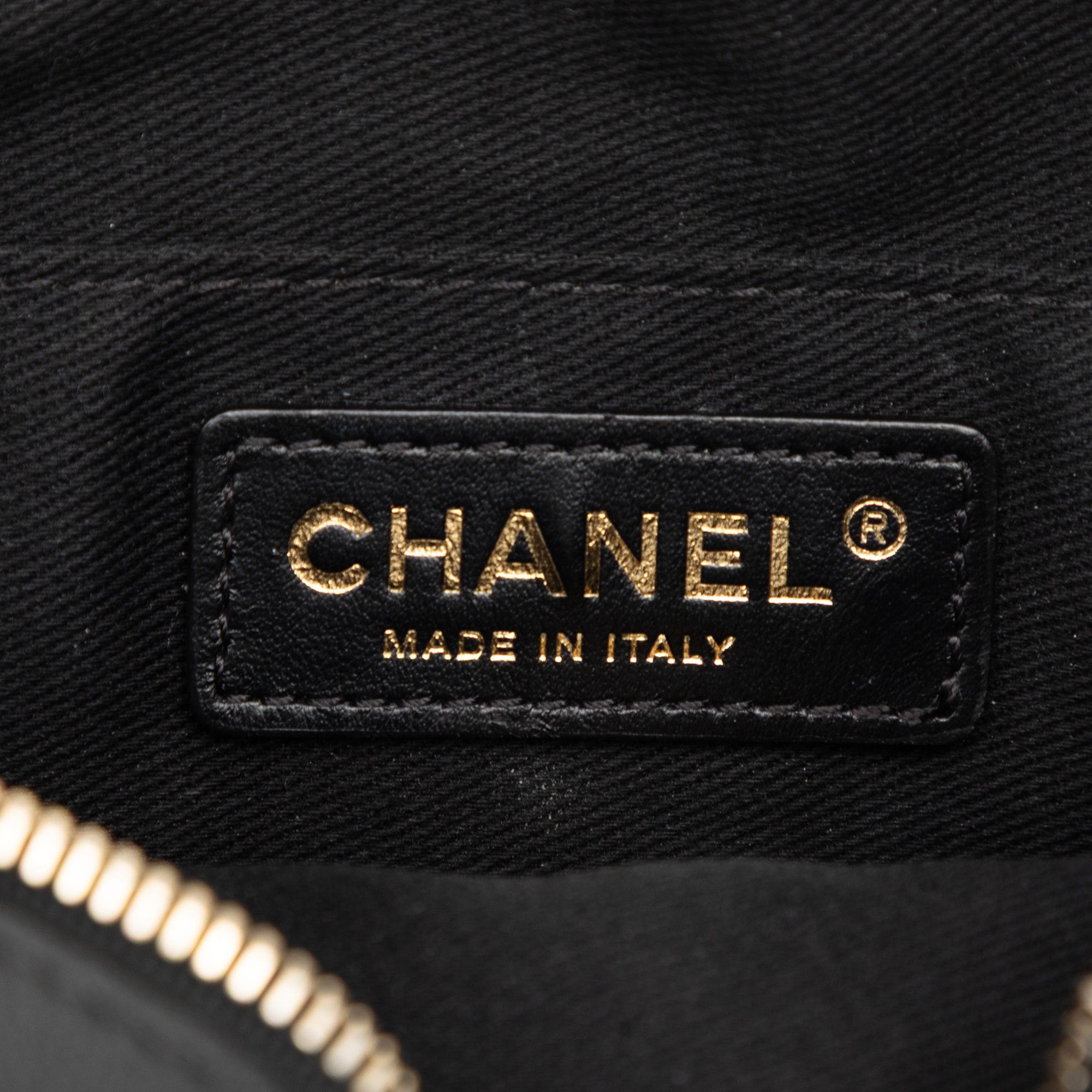 Chanel Chanel Stitched Goatskin Casual Trip North South Camera Case Size ONE SIZE - 5 Thumbnail