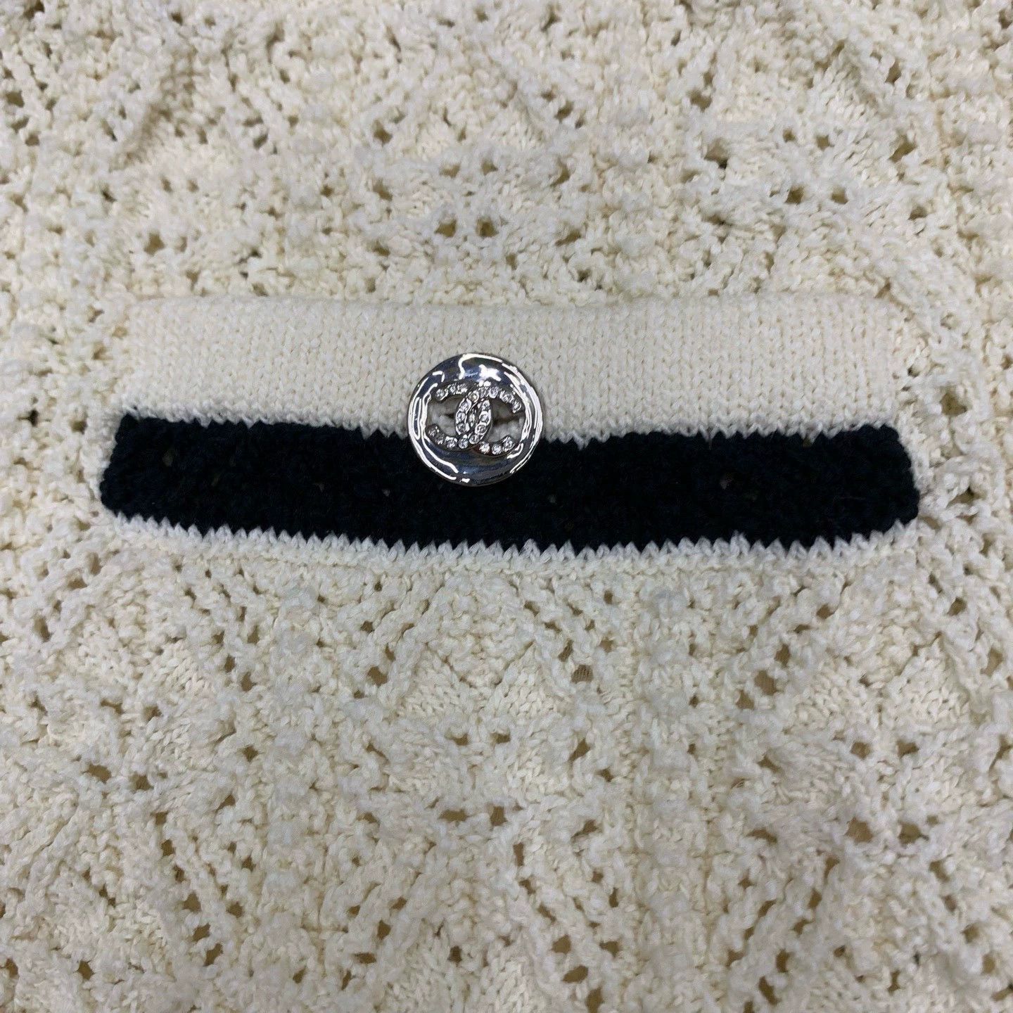 Chanel beige embroidered logo knit shorts Size 36" / US 14 / IT 50 - 9 Thumbnail