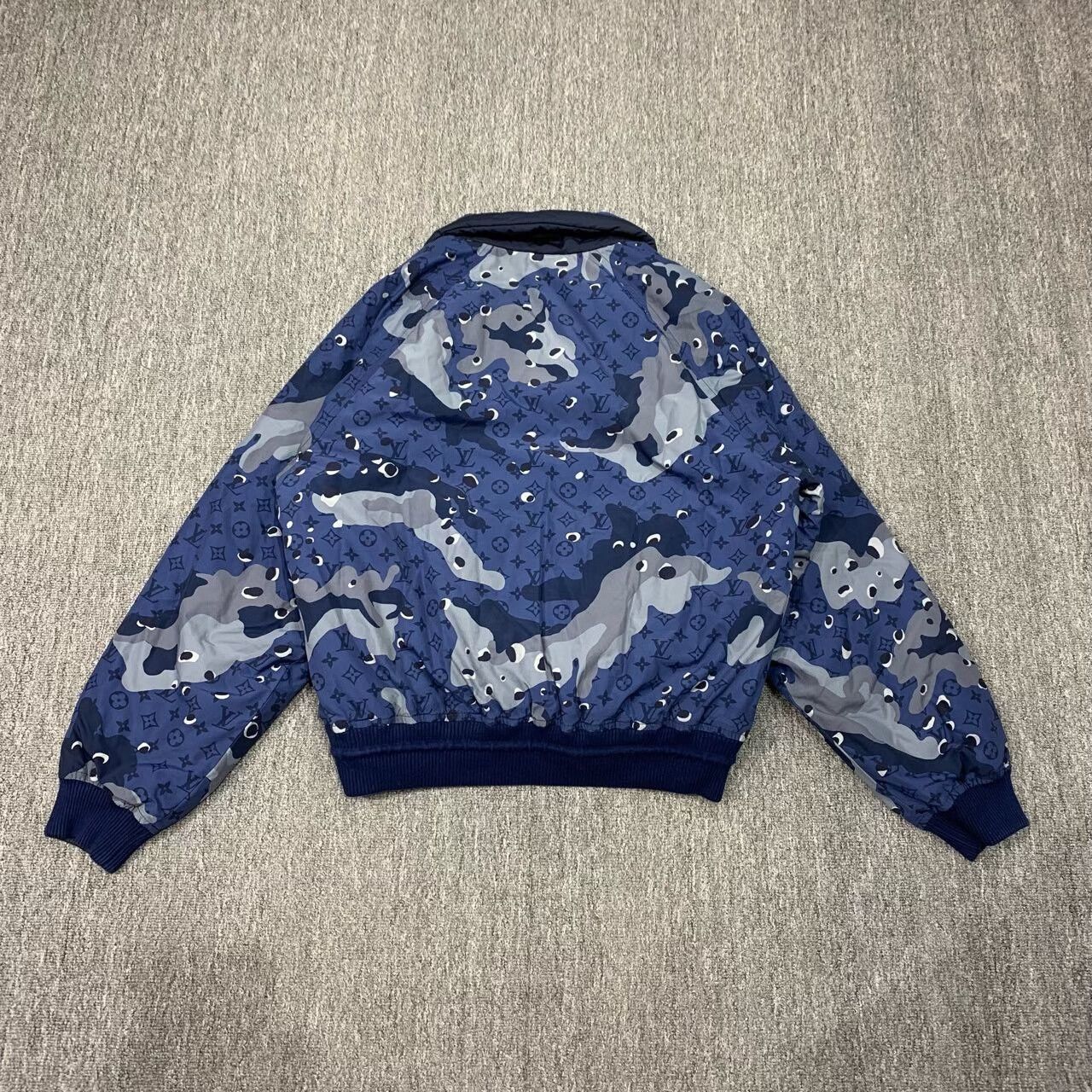Louis Vuitton blue camouflage reversible cotton jacket Size US L / EU 52-54 / 3 - 2 Thumbnail