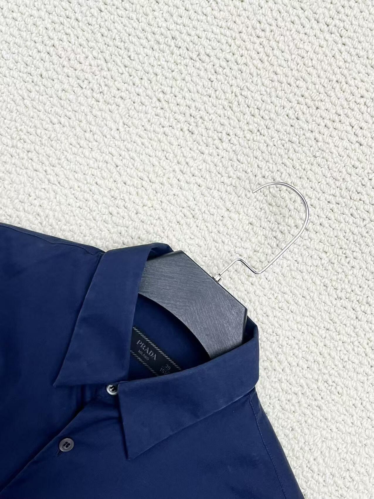 Prada prada deep blue logo collared shirt Size US L / EU 52-54 / 3 - 3 Thumbnail
