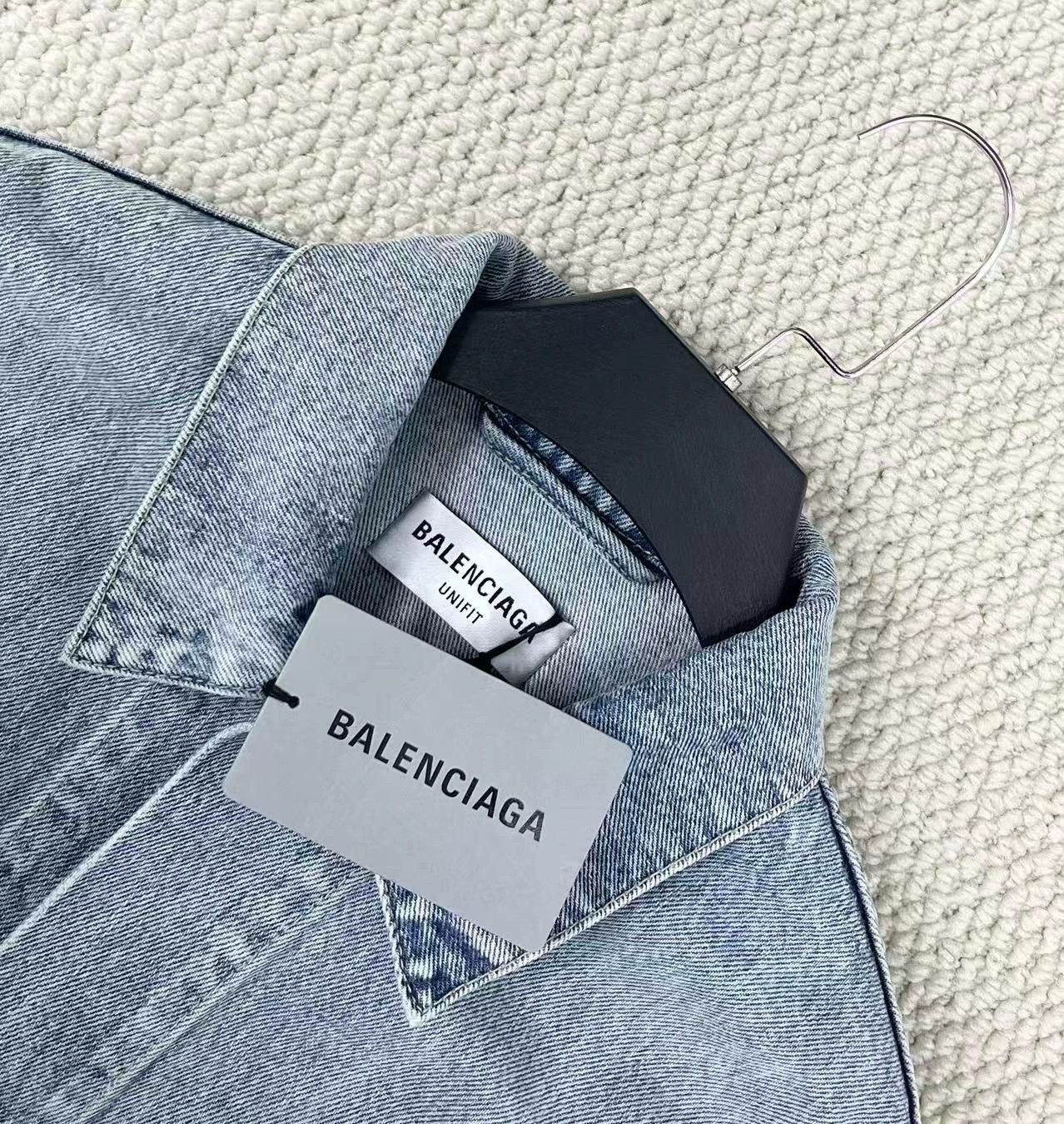 Balenciaga balenciaga light blue denim jacket with logo Size US XS / EU 42 / 0 - 3 Thumbnail