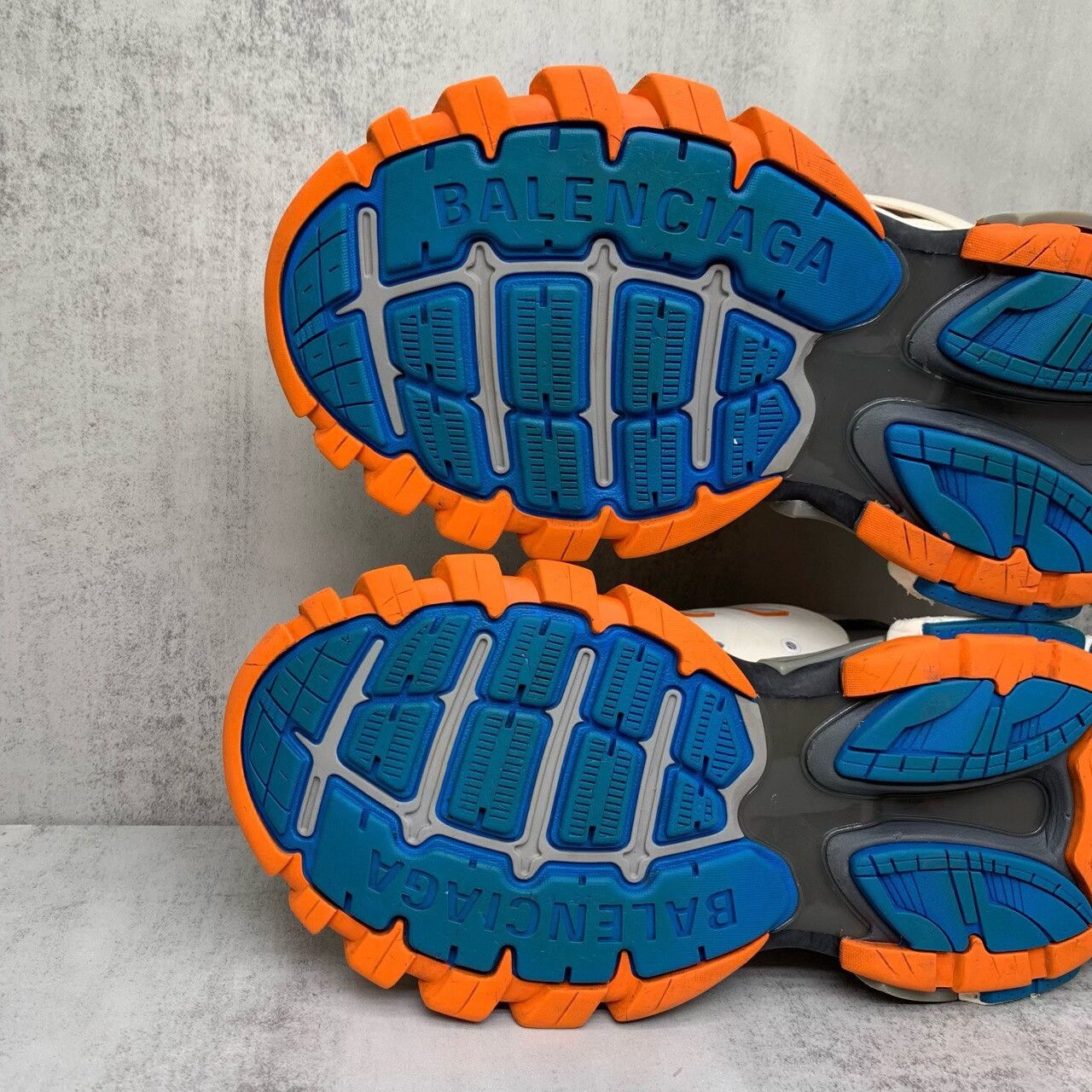 Balenciaga balenciaga track sneakers in vibrant orange Size US 8.5 / EU 41-42 - 8 Thumbnail